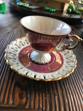 BEAUTIFUL VINTAGE VICTORIAN CUP AND SAUCER